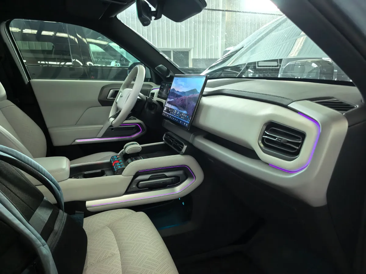 2025 FangChengBao Tai 3 BEV,autocango,china used car exporter,china ev exporter,chinese used car exporter,chinese used ev exporter