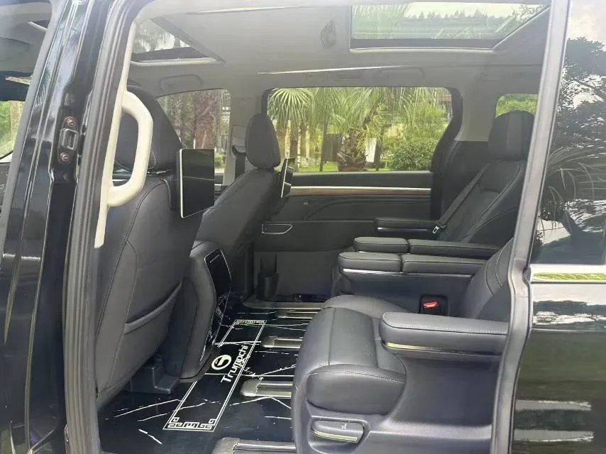 2021 GAC Trumpchi M8 2.0T 252HP L4 8AT,autocango,china used car exporter,china ev exporter,chinese used car exporter,chinese used ev exporter