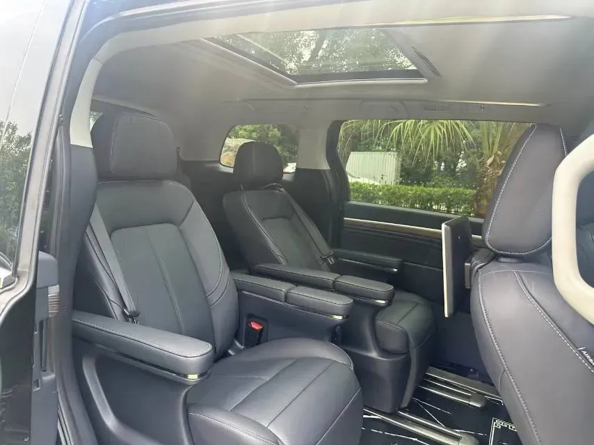 2021 GAC Trumpchi M8 2.0T 252HP L4 8AT,autocango,china used car exporter,china ev exporter,chinese used car exporter,chinese used ev exporter