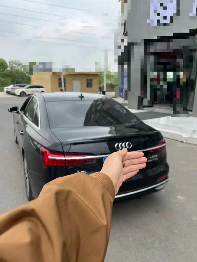 2023 Audi A6L 2.0T 245HP L4 7DCT,autocango,china used car exporter,china ev exporter,chinese used car exporter,chinese used ev exporter