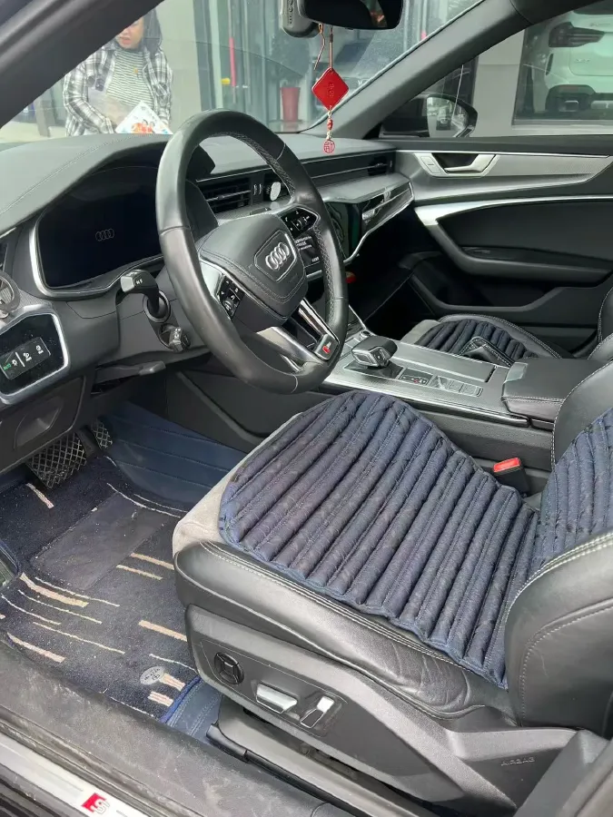 2023 Audi A6L 2.0T 245HP L4 7DCT,autocango,china used car exporter,china ev exporter,chinese used car exporter,chinese used ev exporter