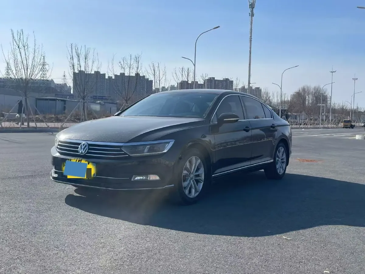2019 Volkswagen Magotan 2.0T 186HP L4 7DCT,autocango,china used car exporter,china ev exporter,chinese used car exporter,chinese used ev exporter