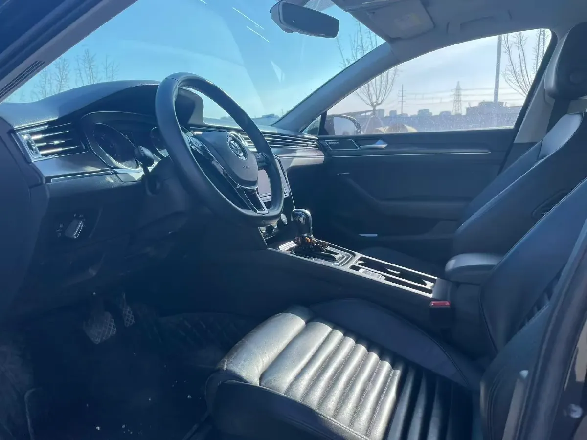 2019 Volkswagen Magotan 2.0T 186HP L4 7DCT,autocango,china used car exporter,china ev exporter,chinese used car exporter,chinese used ev exporter