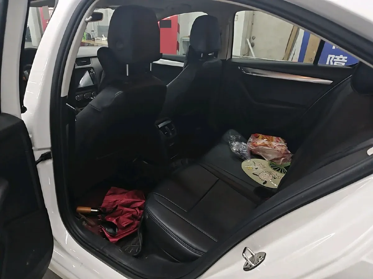 2018 Skoda Octavia 1.6L 110HP L4 6AT,autocango,china used car exporter,china ev exporter,chinese used car exporter,chinese used ev exporter