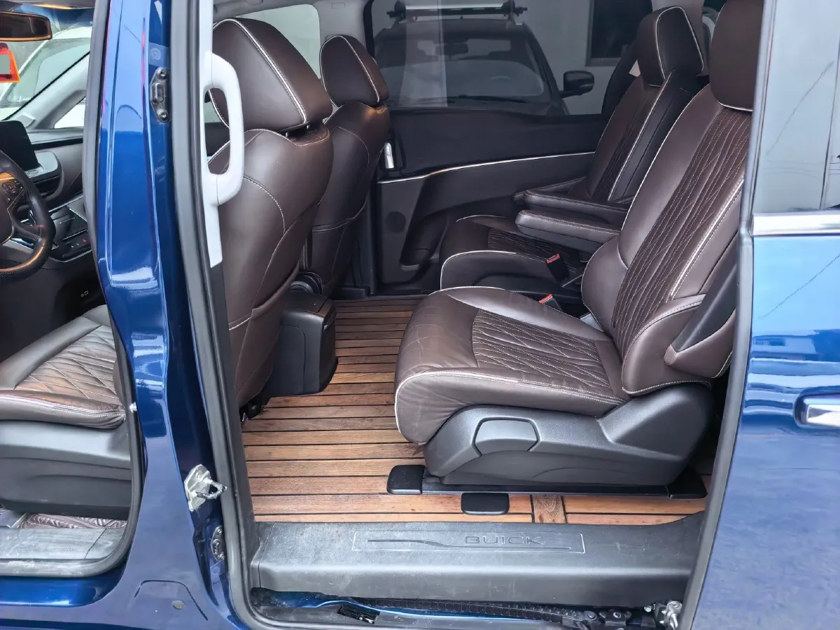 2023 Buick GL8 2.0T 237HP L4 9AT,autocango,china used car exporter,china ev exporter,chinese used car exporter,chinese used ev exporter