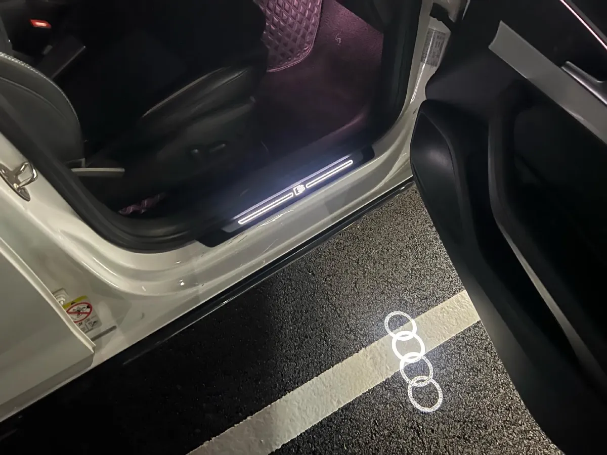 2022 Audi A4L 2.0T 190HP L4 7DCT,autocango,china used car exporter,china ev exporter,chinese used car exporter,chinese used ev exporter