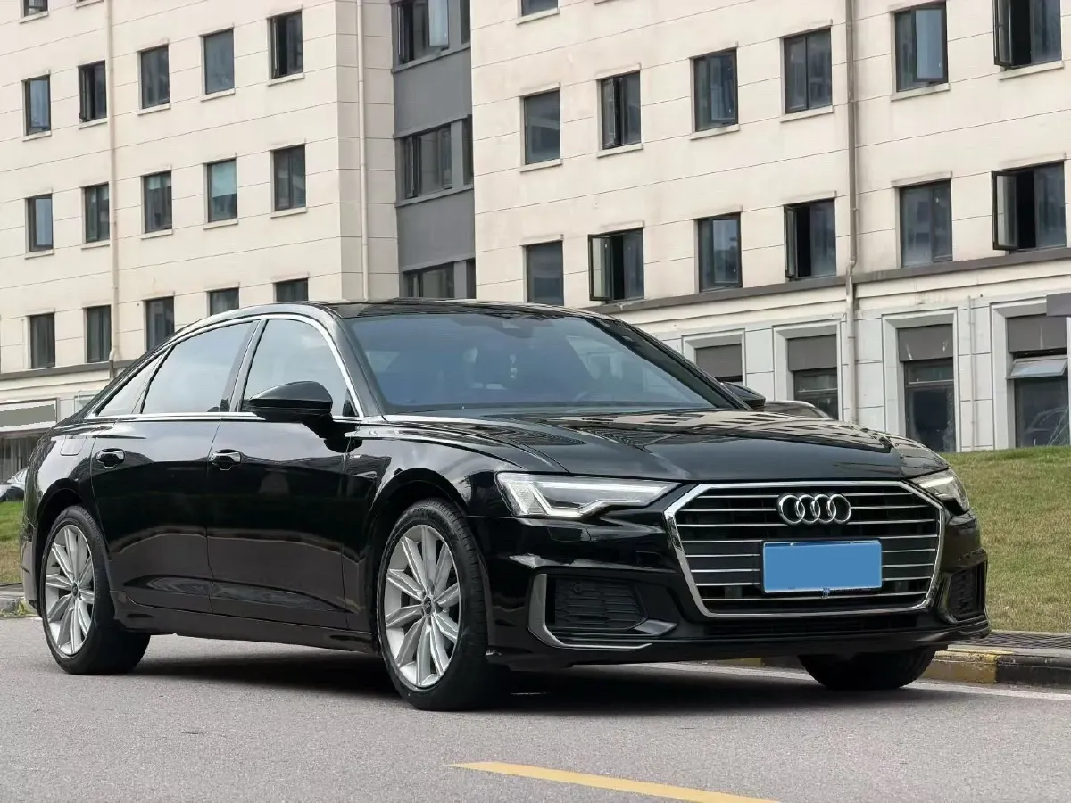 2022 Audi A6L 2.0T 224HP L4 7DCT,autocango,china used car exporter,china ev exporter,chinese used car exporter,chinese used ev exporter
