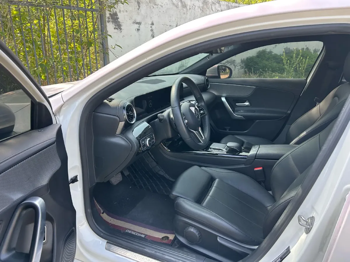 2020 Mercedes-Benz A Class 1.3T 136HP L4 7DCT,autocango,china used car exporter,china ev exporter,chinese used car exporter,chinese used ev exporter