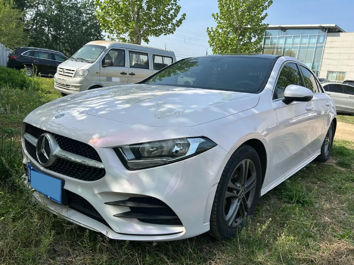 2020 Mercedes-Benz A Class 1.3T 136HP L4 7DCT,autocango,china used car exporter,china ev exporter,chinese used car exporter,chinese used ev exporter