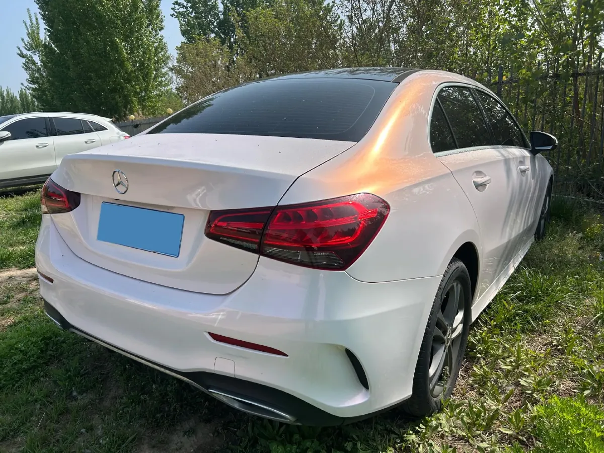 2020 Mercedes-Benz A Class 1.3T 136HP L4 7DCT,autocango,china used car exporter,china ev exporter,chinese used car exporter,chinese used ev exporter