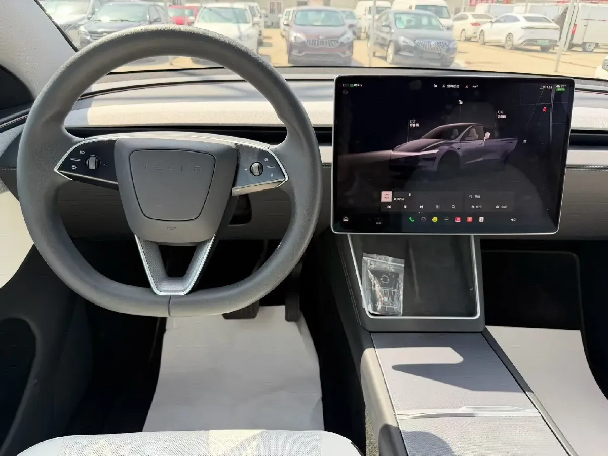 2025 Tesla Model Y BEV 62.5KWH,autocango,china used car exporter,china ev exporter,chinese used car exporter,chinese used ev exporter
