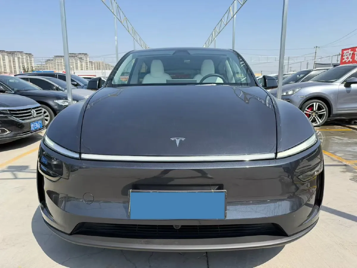 2025 Tesla Model Y BEV 62.5KWH,autocango,china used car exporter,china ev exporter,chinese used car exporter,chinese used ev exporter