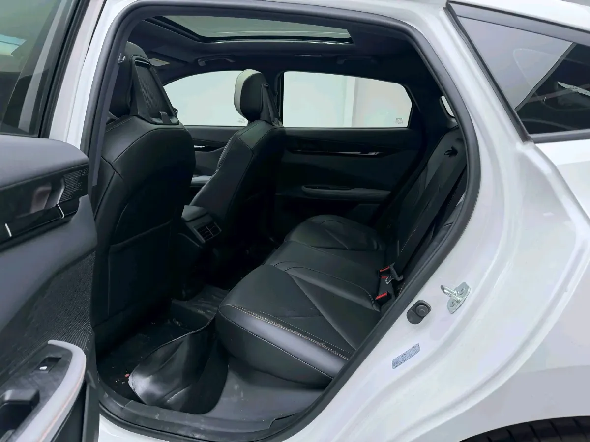 2022 ChangAn UNI-V 1.5T 188HP L4 7DCT,autocango,china used car exporter,china ev exporter,chinese used car exporter,chinese used ev exporter