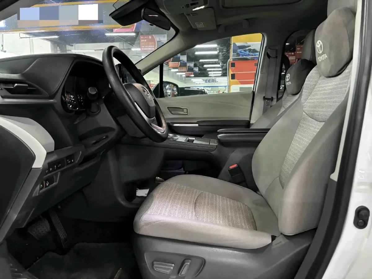 2024 Toyota Sienna 2.5L 189HP L4 E-CVT Hybrid,autocango,china used car exporter,china ev exporter,chinese used car exporter,chinese used ev exporter