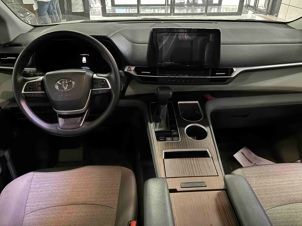 2024 Toyota Sienna 2.5L 189HP L4 E-CVT Hybrid,autocango,china used car exporter,china ev exporter,chinese used car exporter,chinese used ev exporter