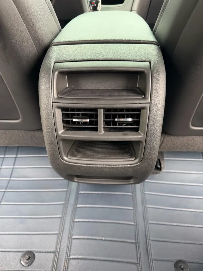 2020 Cadillac XT5 2.0T 237HP L4 9AT,autocango,china used car exporter,china ev exporter,chinese used car exporter,chinese used ev exporter