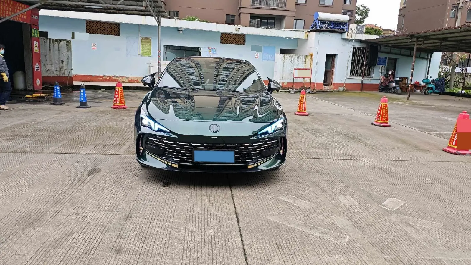 2023 MG 7 1.5T 188HP L4 7DCT,autocango,china used car exporter,china ev exporter,chinese used car exporter,chinese used ev exporter