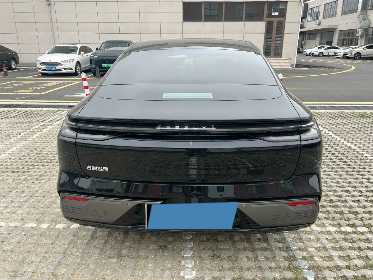 2025 Geely Galaxy Starshine 8 1.5T 163HP L4 3DHT PHEV 27.69KWH,autocango,china used car exporter,china ev exporter,chinese used car exporter,chinese used ev exporter
