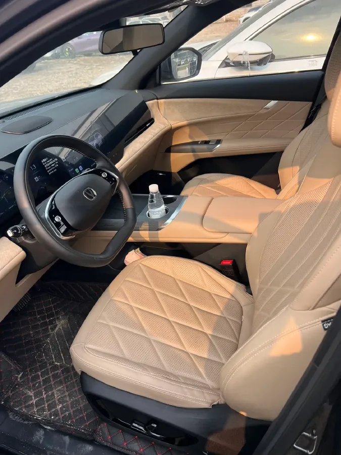 2025 ChangAn CS75 Plus 2.0T 233HP L4 8AT,autocango,china used car exporter,china ev exporter,chinese used car exporter,chinese used ev exporter