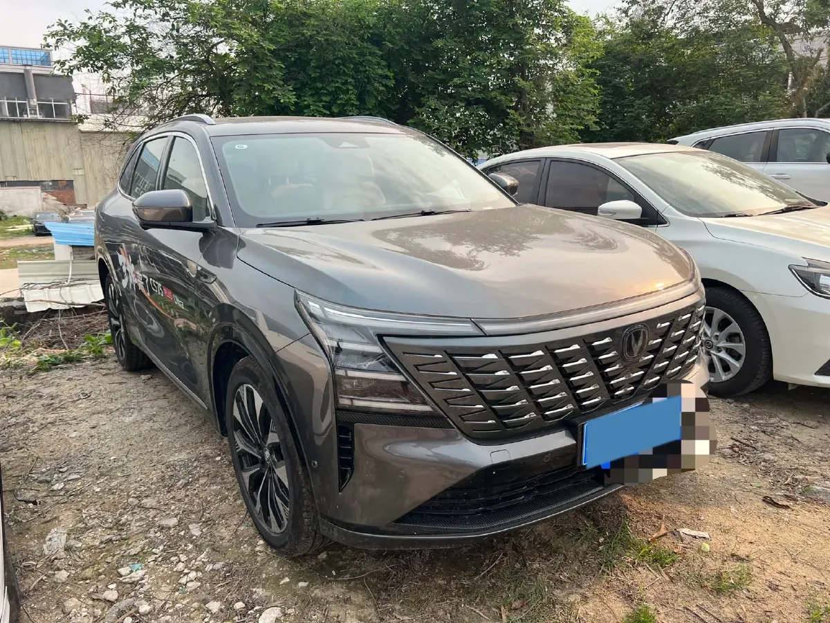 2025 ChangAn CS75 Plus 2.0T 233HP L4 8AT,autocango,china used car exporter,china ev exporter,chinese used car exporter,chinese used ev exporter