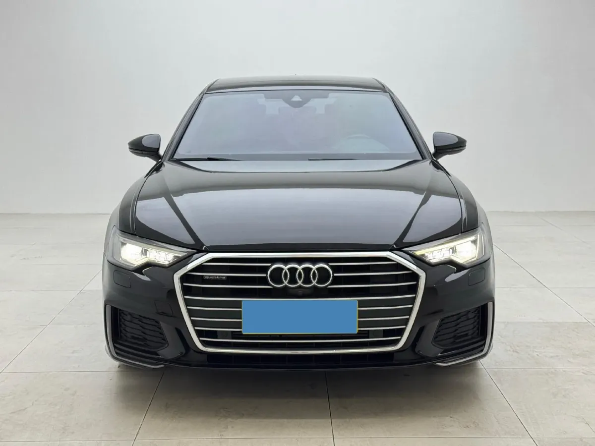 2022 Audi A6L 2.0T 224HP L4 7DCT,autocango,china used car exporter,china ev exporter,chinese used car exporter,chinese used ev exporter