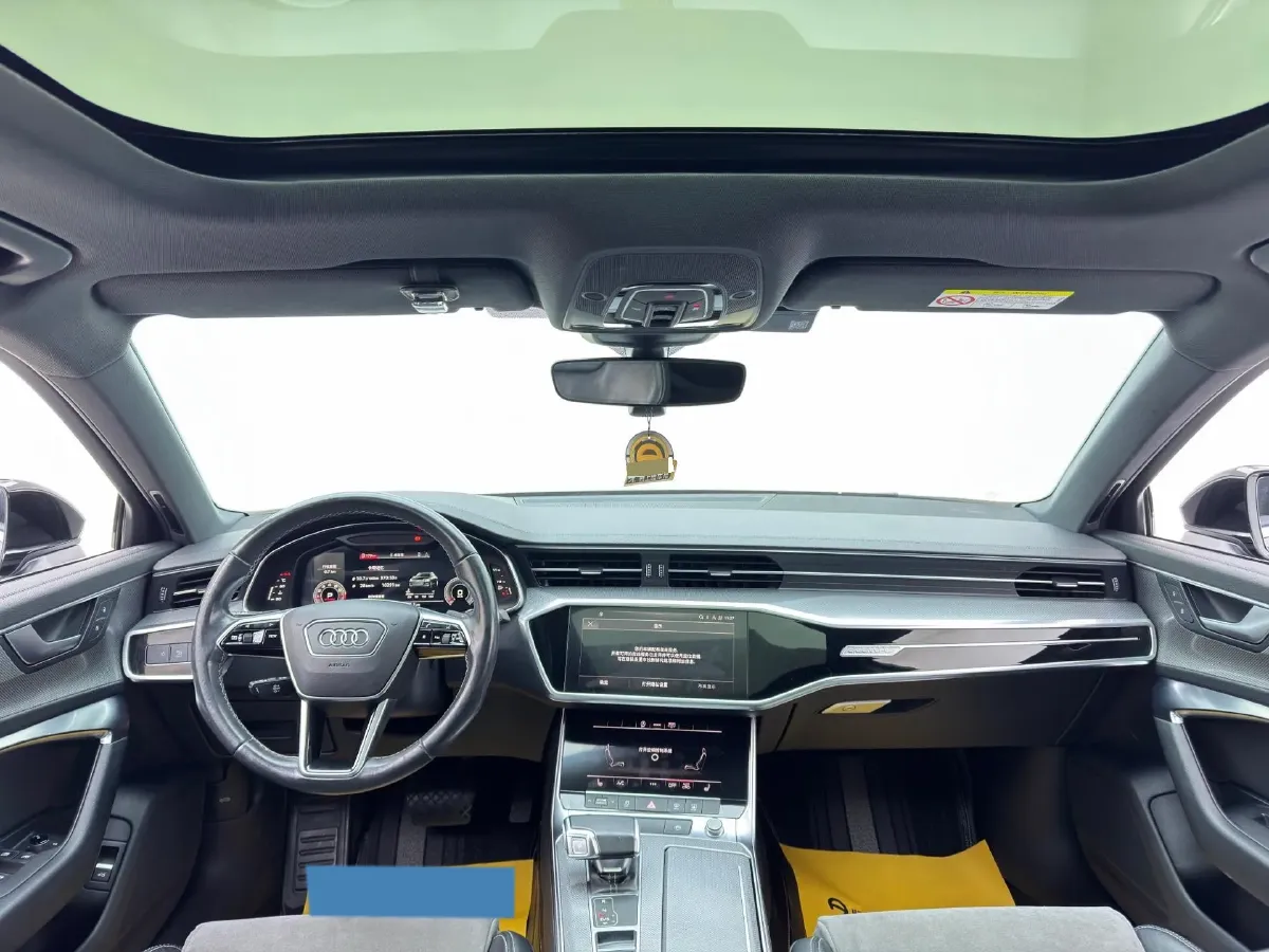 2022 Audi A6L 2.0T 224HP L4 7DCT,autocango,china used car exporter,china ev exporter,chinese used car exporter,chinese used ev exporter