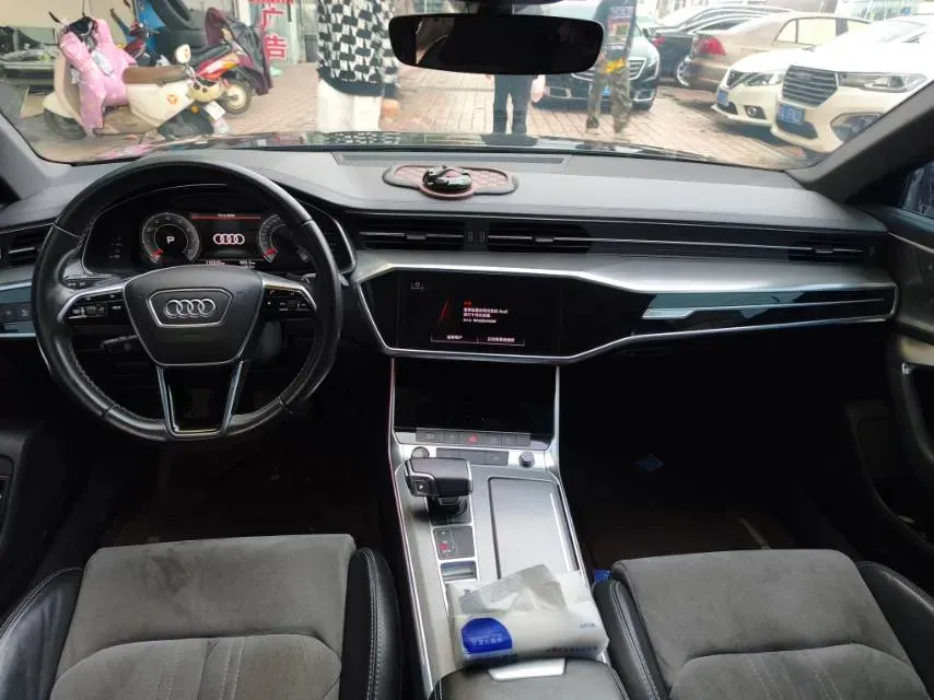 2021 Audi A6L 2.0T 224HP L4 7DCT,autocango,china used car exporter,china ev exporter,chinese used car exporter,chinese used ev exporter