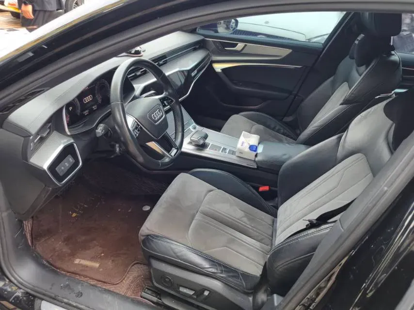 2021 Audi A6L 2.0T 224HP L4 7DCT,autocango,china used car exporter,china ev exporter,chinese used car exporter,chinese used ev exporter