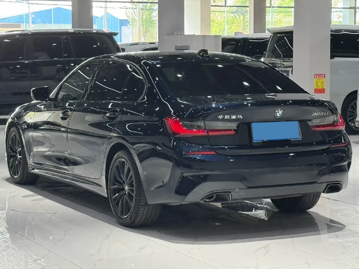 2021 BMW 3 Series 2.0T 184HP L4 8AT,autocango,china used car exporter,china ev exporter,chinese used car exporter,chinese used ev exporter