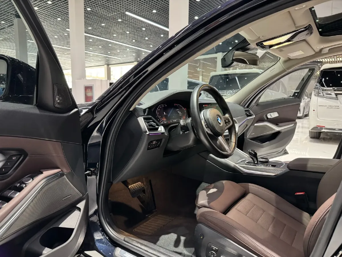 2021 BMW 3 Series 2.0T 184HP L4 8AT,autocango,china used car exporter,china ev exporter,chinese used car exporter,chinese used ev exporter