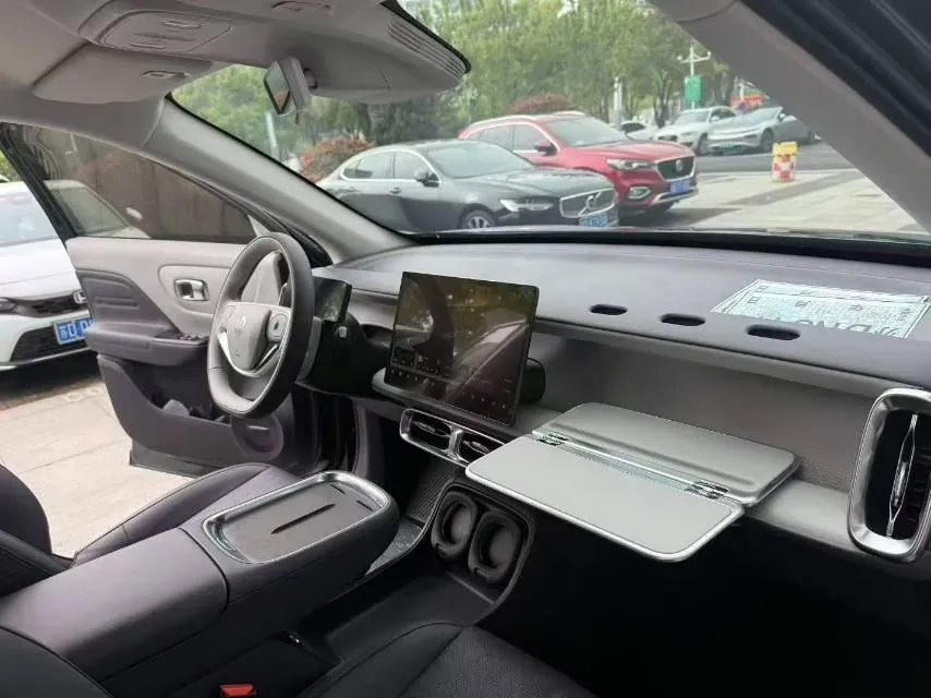 2025 Leapmotor B10 BEV 56.2KWH,autocango,china used car exporter,china ev exporter,chinese used car exporter,chinese used ev exporter