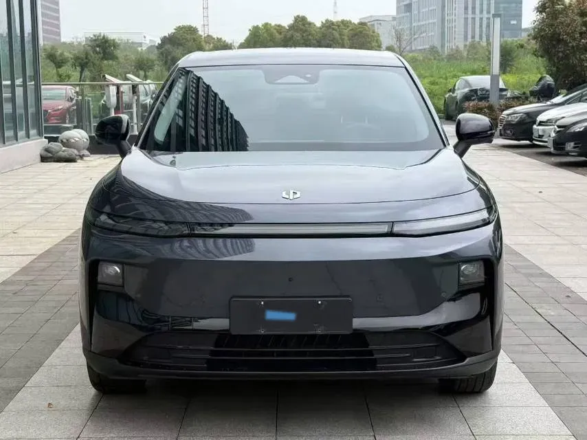 2025 Leapmotor B10 BEV 56.2KWH,autocango,china used car exporter,china ev exporter,chinese used car exporter,chinese used ev exporter