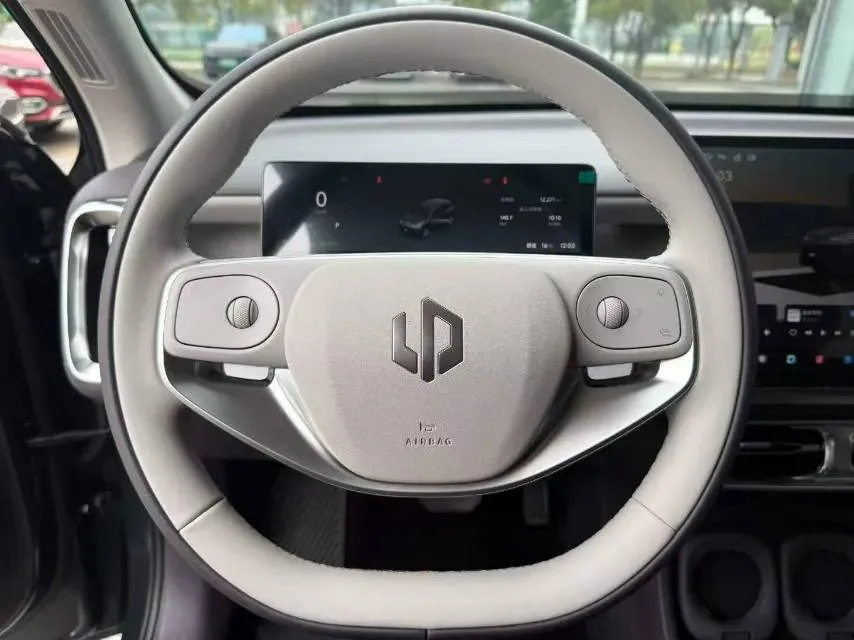 2025 Leapmotor B10 BEV 56.2KWH,autocango,china used car exporter,china ev exporter,chinese used car exporter,chinese used ev exporter