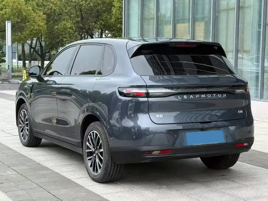 2025 Leapmotor B10 BEV 56.2KWH,autocango,china used car exporter,china ev exporter,chinese used car exporter,chinese used ev exporter