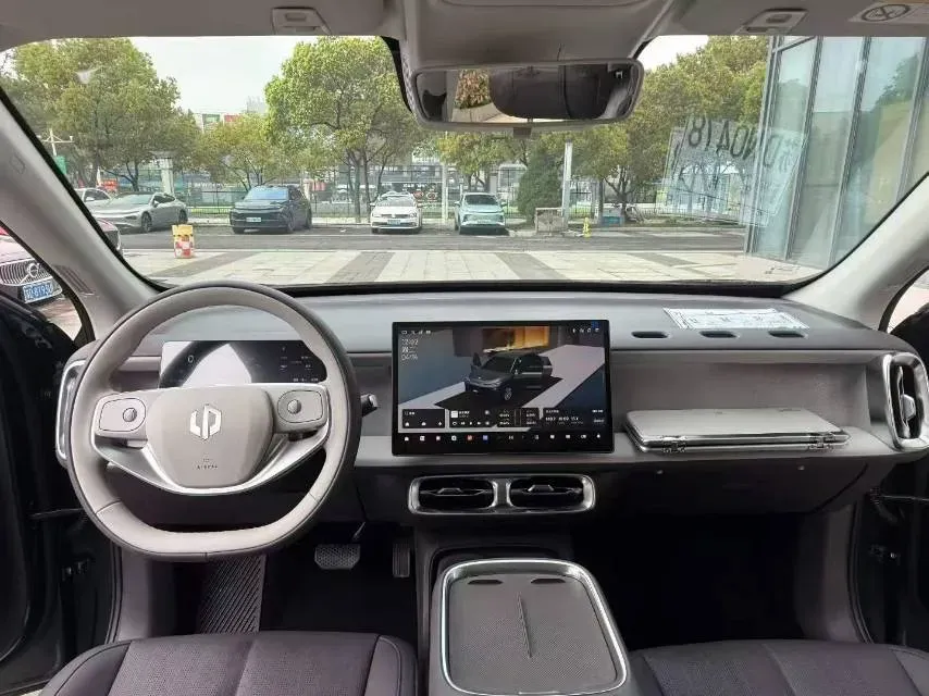 2025 Leapmotor B10 BEV 56.2KWH,autocango,china used car exporter,china ev exporter,chinese used car exporter,chinese used ev exporter