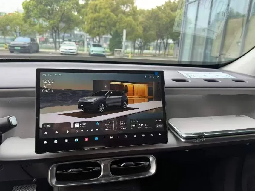 2025 Leapmotor B10 BEV 56.2KWH,autocango,china used car exporter,china ev exporter,chinese used car exporter,chinese used ev exporter