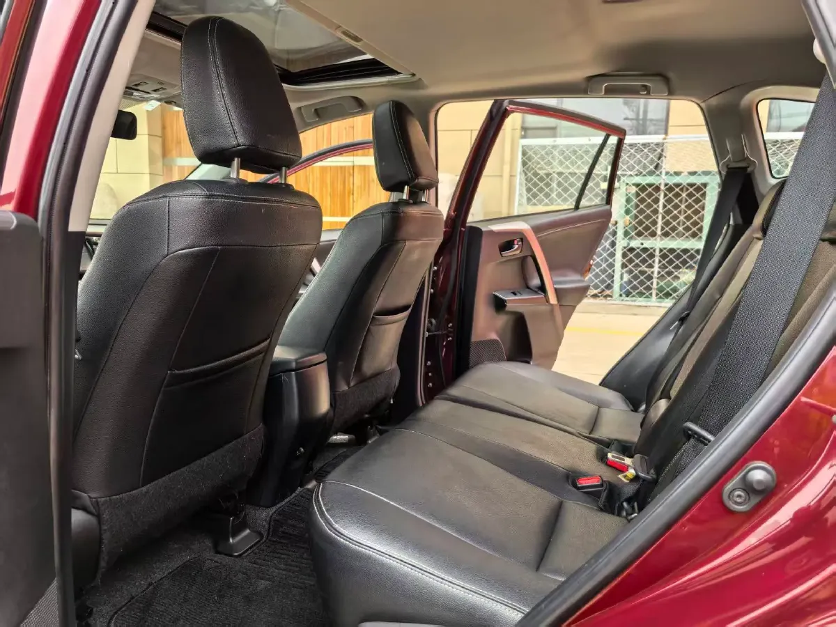 2018 Toyota RAV4 2.0L 151HP L4 CVT,autocango,china used car exporter,china ev exporter,chinese used car exporter,chinese used ev exporter