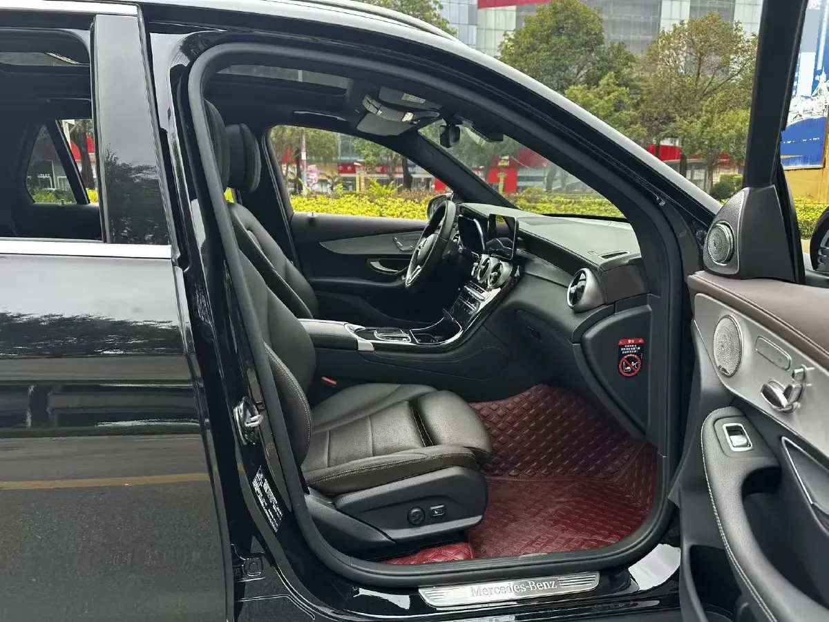 2022 Mercedes-Benz GLC Class 2.0T 197HP L4 9AT,autocango,china used car exporter,china ev exporter,chinese used car exporter,chinese used ev exporter