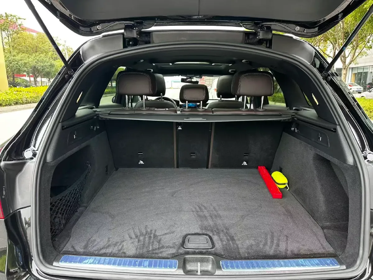 2022 Mercedes-Benz GLC Class 2.0T 197HP L4 9AT,autocango,china used car exporter,china ev exporter,chinese used car exporter,chinese used ev exporter