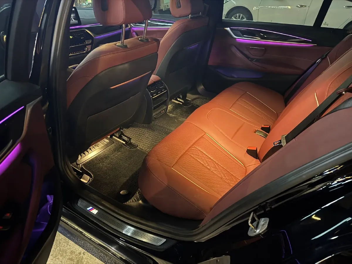 2021 BMW 5 Series 2.0T 252HP L4 8AT,autocango,china used car exporter,china ev exporter,chinese used car exporter,chinese used ev exporter