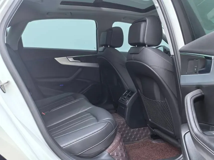 2023 Audi A4L 2.0T 190HP L4 7DCT,autocango,china used car exporter,china ev exporter,chinese used car exporter,chinese used ev exporter