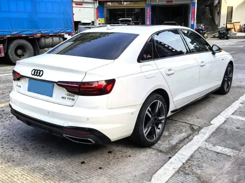 2023 Audi A4L 2.0T 190HP L4 7DCT,autocango,china used car exporter,china ev exporter,chinese used car exporter,chinese used ev exporter