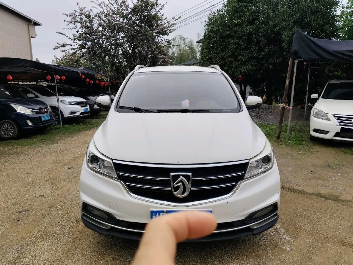 2017 BaoJun 730 1.5T 150HP L4 6MT,autocango,china used car exporter,china ev exporter,chinese used car exporter,chinese used ev exporter