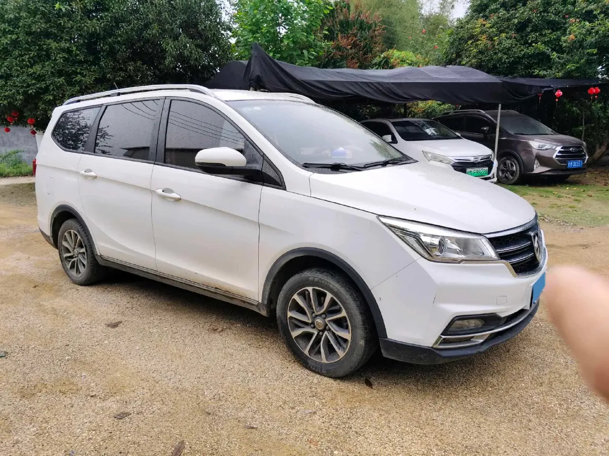 2017 BaoJun 730 1.5T 150HP L4 6MT,autocango,china used car exporter,china ev exporter,chinese used car exporter,chinese used ev exporter