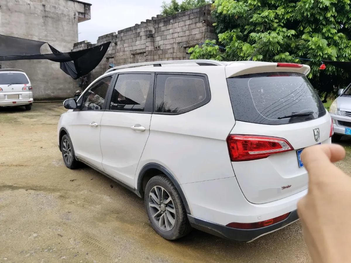 2017 BaoJun 730 1.5T 150HP L4 6MT,autocango,china used car exporter,china ev exporter,chinese used car exporter,chinese used ev exporter