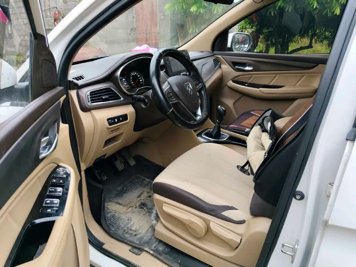 2017 BaoJun 730 1.5T 150HP L4 6MT,autocango,china used car exporter,china ev exporter,chinese used car exporter,chinese used ev exporter