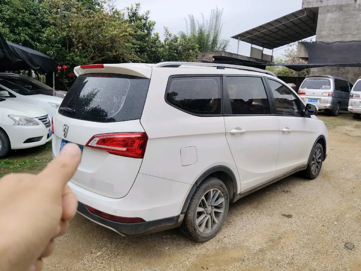 2017 BaoJun 730 1.5T 150HP L4 6MT,autocango,china used car exporter,china ev exporter,chinese used car exporter,chinese used ev exporter