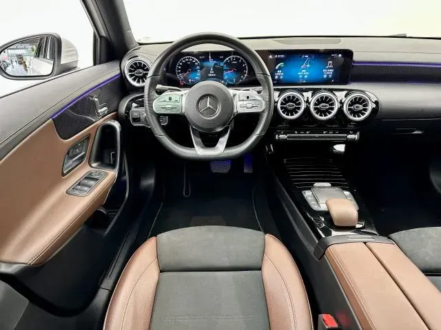 2021 Mercedes-Benz A Class 1.3T 163HP L4 7DCT,autocango,china used car exporter,china ev exporter,chinese used car exporter,chinese used ev exporter