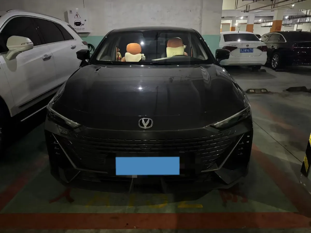 2022 ChangAn UNI-V 1.5T 188HP L4 7DCT,autocango,china used car exporter,china ev exporter,chinese used car exporter,chinese used ev exporter