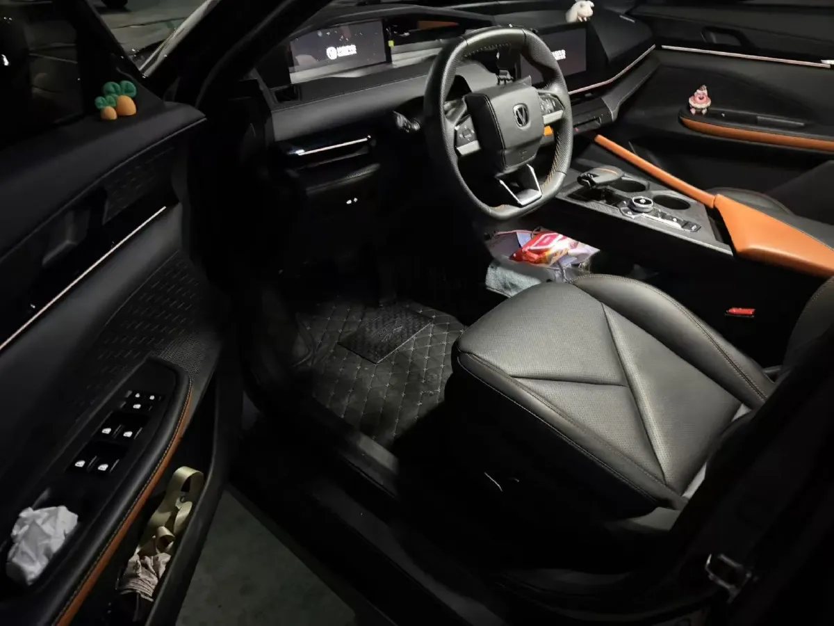 2022 ChangAn UNI-V 1.5T 188HP L4 7DCT,autocango,china used car exporter,china ev exporter,chinese used car exporter,chinese used ev exporter